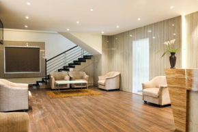 Гостиница iWE Suites by Pathtrails  Сампанги Рама Нагар